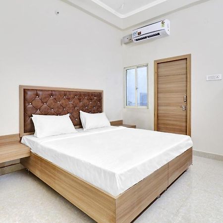 Collection O Pearl Inn Guest House Gwalior Extérieur photo